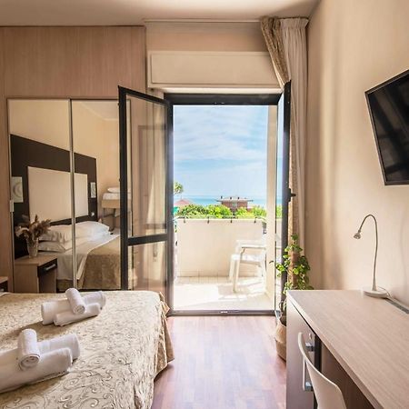 Hotel Baby B&B 밀라노마리티마 외부 사진