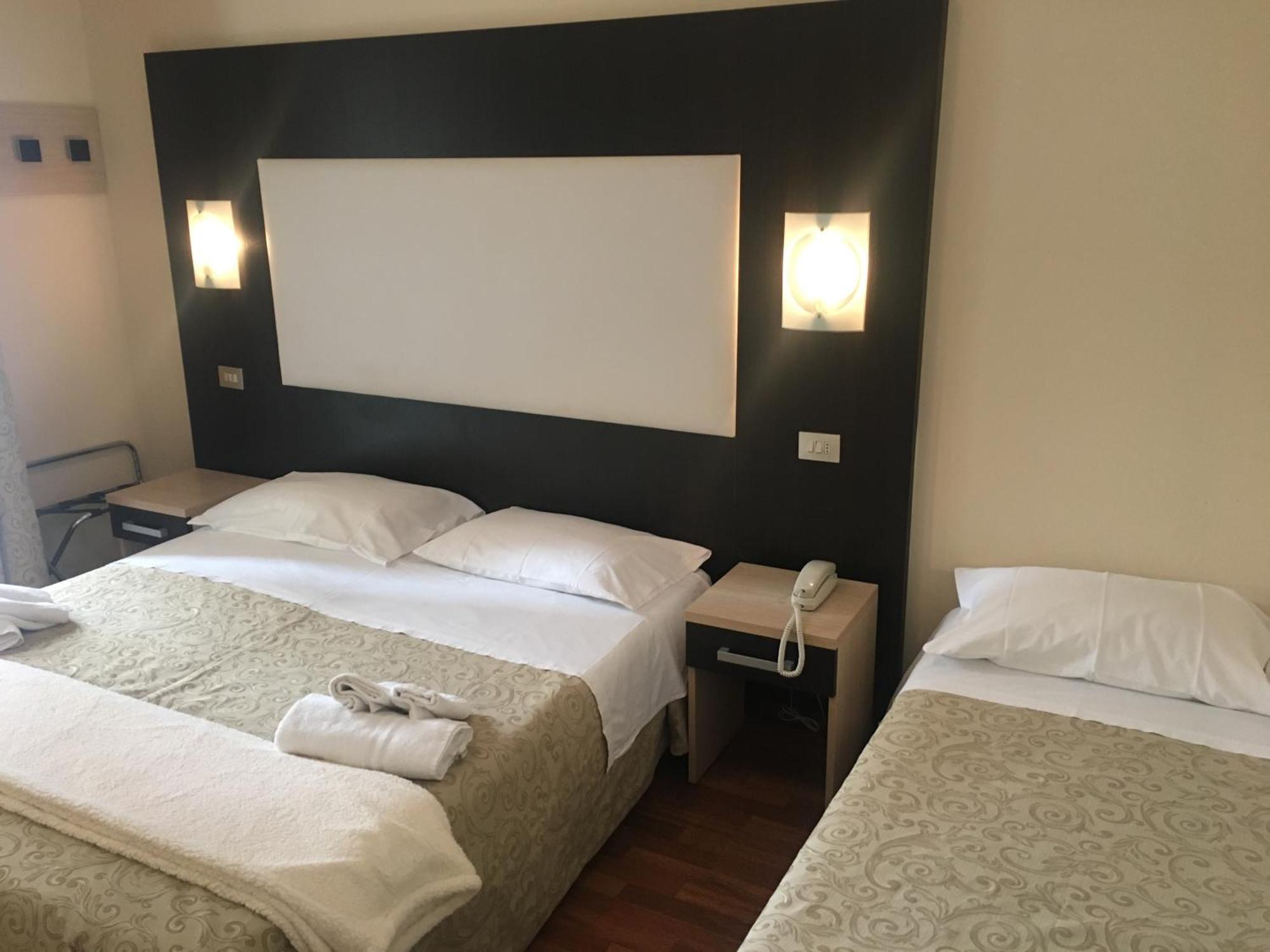 Hotel Baby B&B 밀라노마리티마 외부 사진