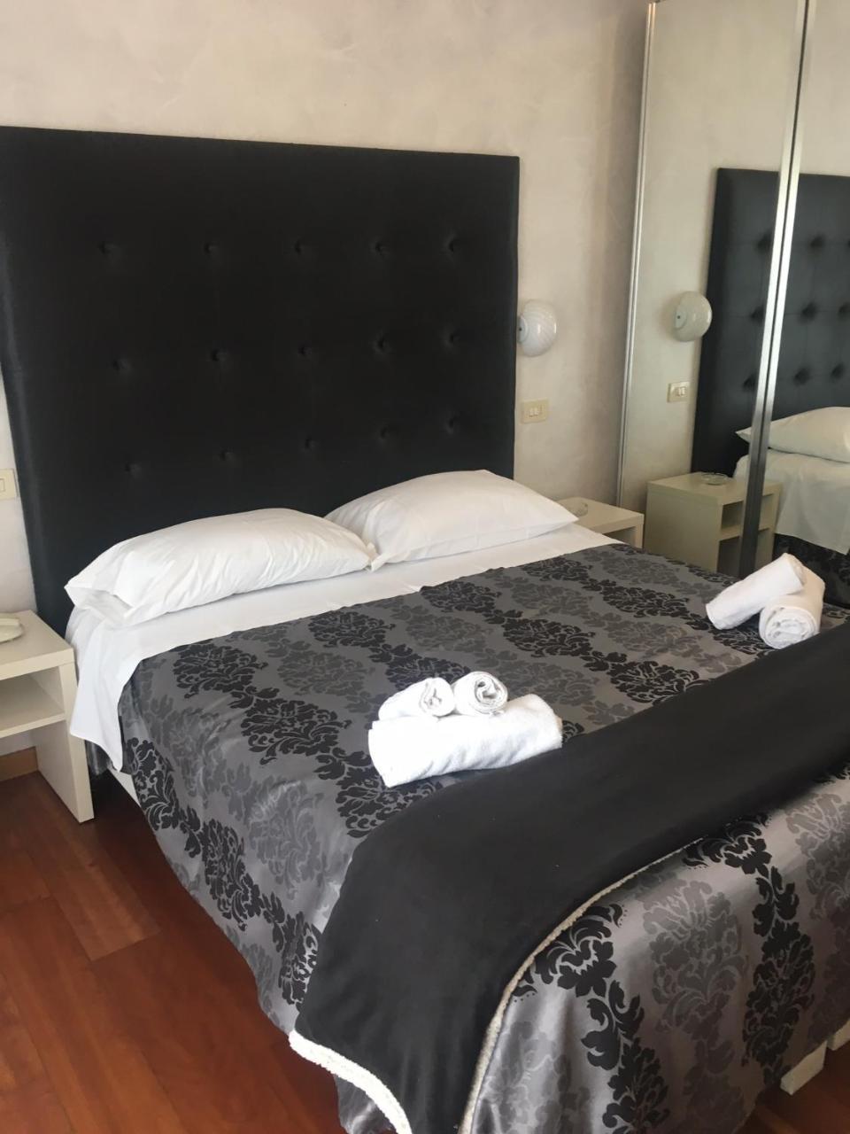 Hotel Baby B&B 밀라노마리티마 외부 사진