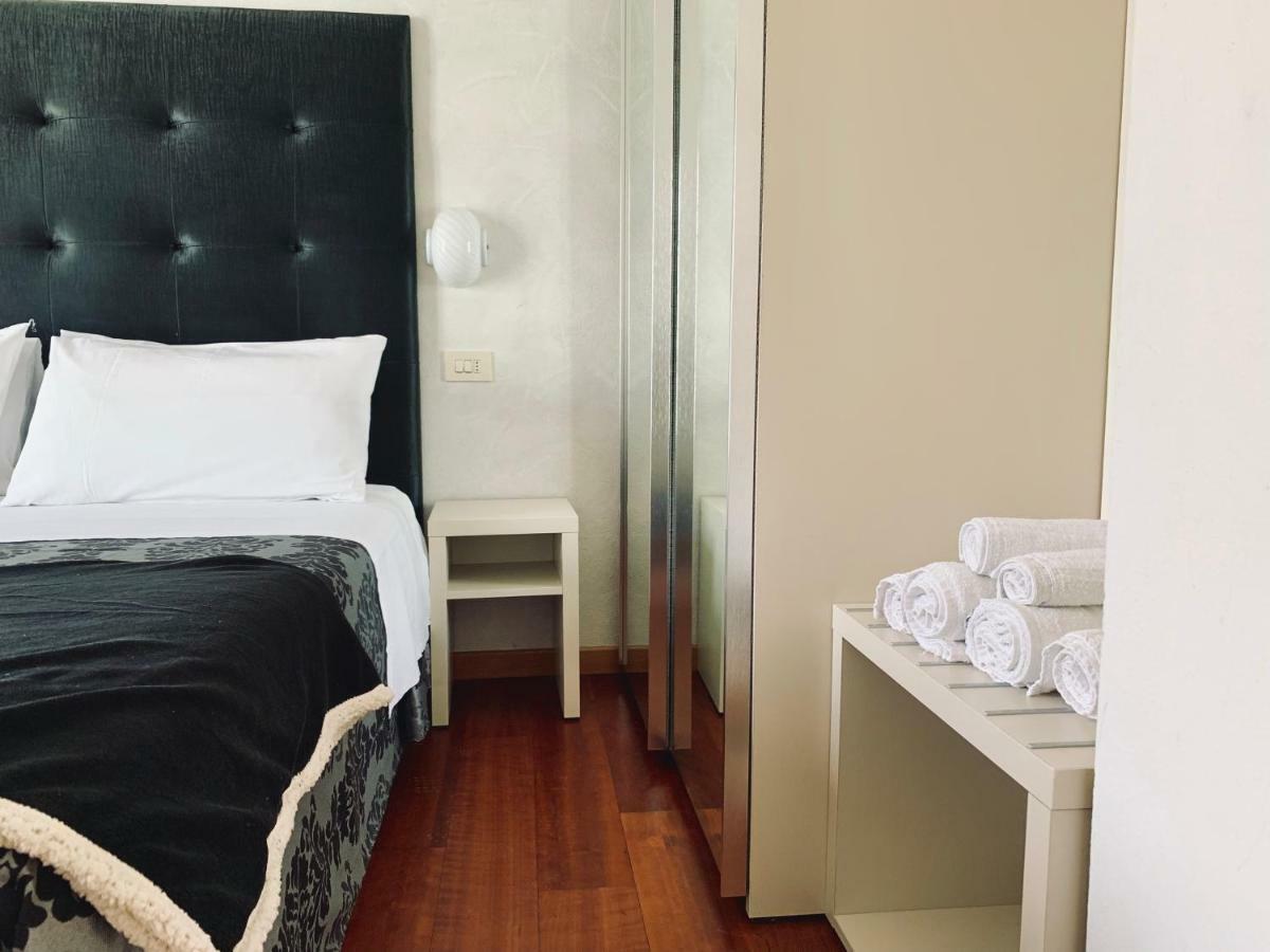 Hotel Baby B&B 밀라노마리티마 외부 사진